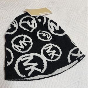 NWT Michael Kors black white knit beanie cap.